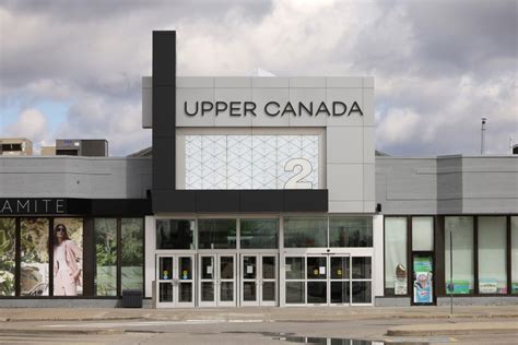 Shoppers Flock To Reopened Upper Canada Mall In Newmarket Newmarket News