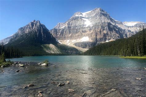 Hiking At Banff National Park Reveals Jaw Dropping Scenery The Daily
