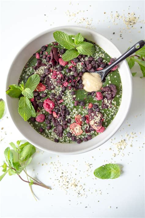 5 Easy & Healthy Green Smoothie Ideas - Velvet & Vinegar
