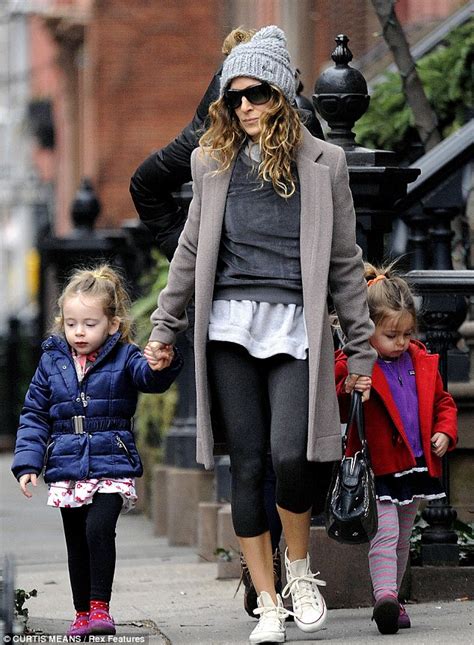 Dci vera stanhope and her team face a series of daunting challenges. Sarah Jessica Parker shows off her slender frame as she ...