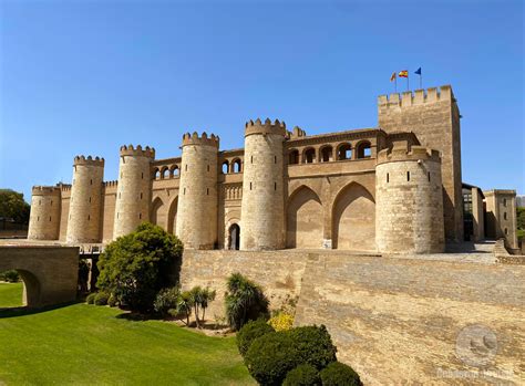 El Palacio De La Aljafería Y Las Torres Mudéjares De Zaragoza