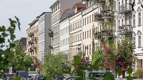 Billige mietwohnungen werden sie in berlin kaum noch finden. Wohnen in Berlin - Mieten und Kaufen immer teurer - Berlin ...