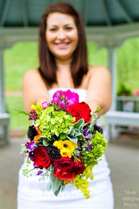 Ezinearticles.com allows expert authors in hundreds of niche fields to get massive levels of exposure in exchange for the submission of their quality original articles. Bouquet from May 3, 2012 wedding in Nashville, TN ...