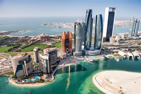 Abu Dhabi a luxuosa capital dos Emirados Árabes