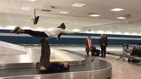 terminal laughs 25 hilarious airport moments caught on camera page 25 of 25 picline