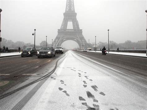 Snow Forces Eiffel Tower Closure The Courier Ballarat Vic