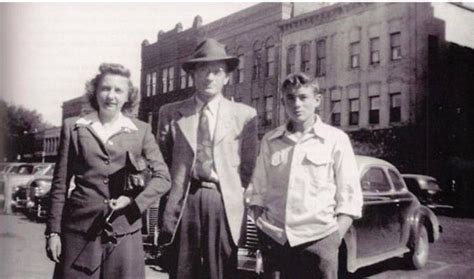 James Dean His Father Winton Dean And His Second Wife Ethel Downtown