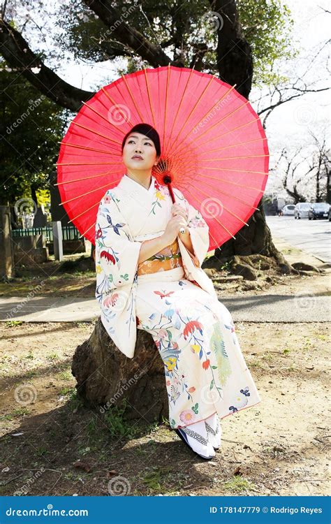 Kimono Woman And Cherry Blossoms Stock Image Image Of Green Kimono