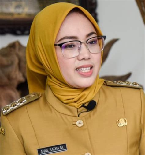 Ini Profil Bupati Anne Ratna Mustika Mojang Sunda Yang Dinikahi Kang Dedi Di Usia 21 Tahun