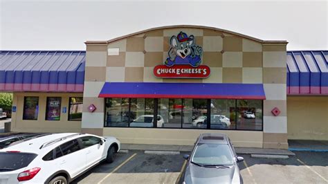 Chuck E Cheese Sued For Negligence After Womans Hair Is Caught In