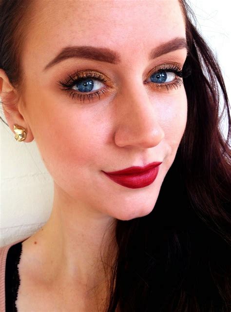 Gold Eyes And Red Lips Makeup Look Christines Beauty And Makeup