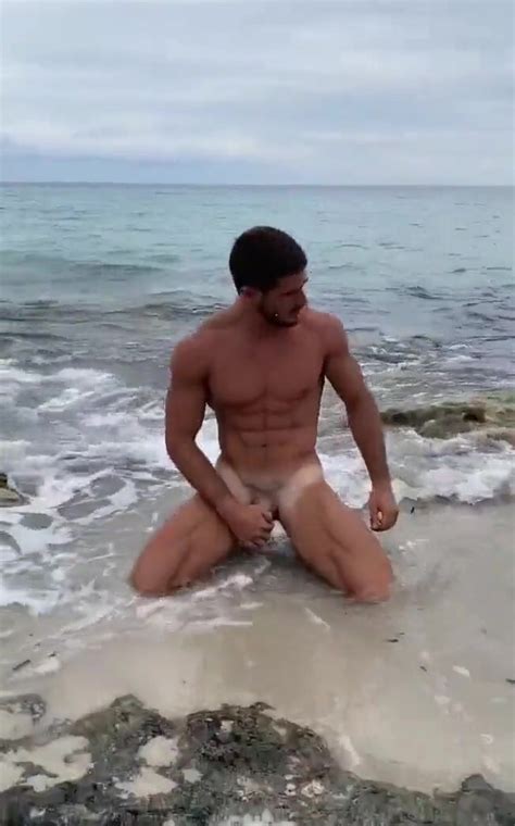 Jorge Cobian Naked Pissing ThisVid