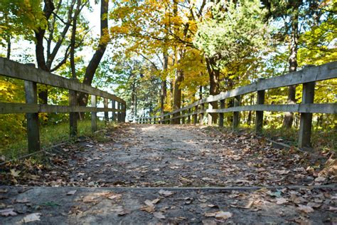 10 State Parks In Iowa With The Most Beautiful Fall Foliage