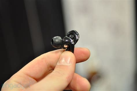 To start the solution on how to fix bluetooth earbuds when only one side works, you must first make sure that the problem is with the best durable earbuds or the media device to which you connected the headphones. How To Fix Earbuds: Step 3;Repair Earbuds