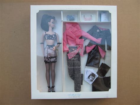 BARBIE MATTEL FASHION MODEL COLLECTION A MODEL LIFE SILKSTONE BODY NEW