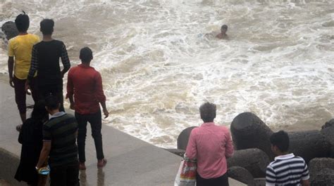 Mumbai Boy Drowns At Marine Drive During High Tide Search Operation