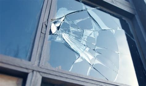 How To Fix A Broken Window And Its Screen Hirerush Blog