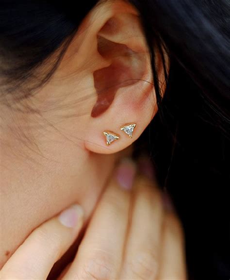 You Have To Try This Trend If You Have A Double Ear Piercing Ear