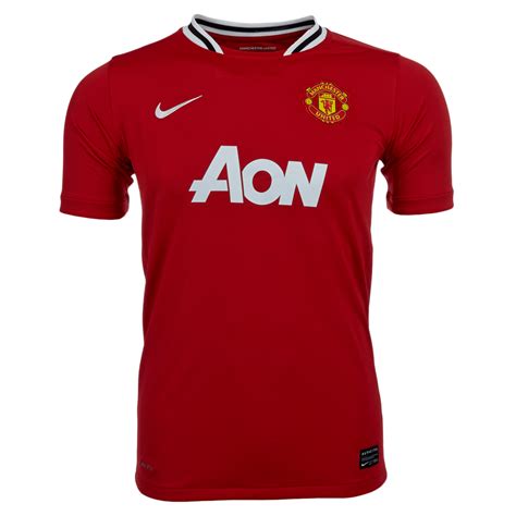 Dieses hier erinnerte mehr an das ausweichtrikot der em 2008, als man in einem roten trikot mit vertikalem schwarzen streifen auflief. Manchester United FC Trikot Nike 116 128 140 152 158 170 ...