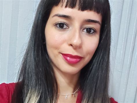 Felina Star Small Boobed Black Haired Latin Female Webcam