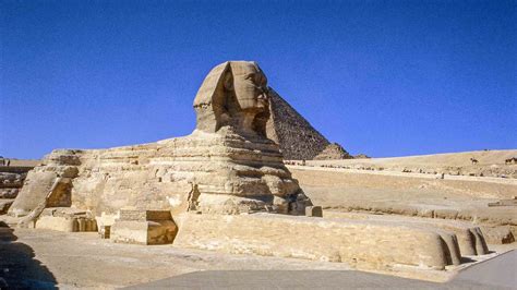 La Sfinge è una scultura messa solitamente vicino alle piramidi per proteggerle ed è raffigurata