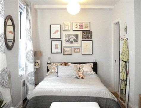 If we move up to 10' x 9'6 (3.05 x 2.9m) or 10ft x 10ft (3.05 x 3.05m) we get a bit more comfort. 10x10 bedroom with queen bed | Someday Basement ...