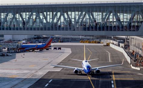 Ap Photos The Old And The New At Rebuilt Laguardia Airport New York