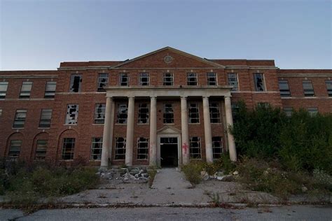 full size photo of ypsilanti state hospital in 2022 abandoned hospital abandoned places