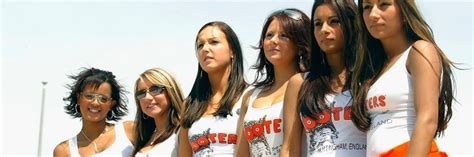 5 Nasty Realities Of Work In A Hooters Style Breastaurant