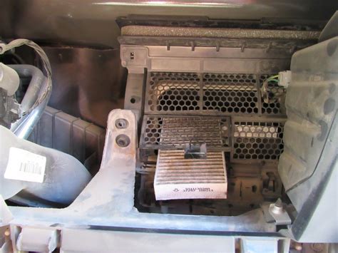 Check spelling or type a new query. Jeep JK cabin air filter replacement | AZoffroading.com