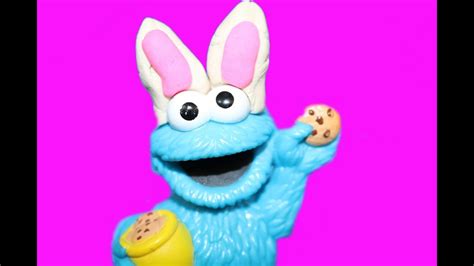 Cookie Monster Easter Bunny Decorates Easter Cookie Youtube