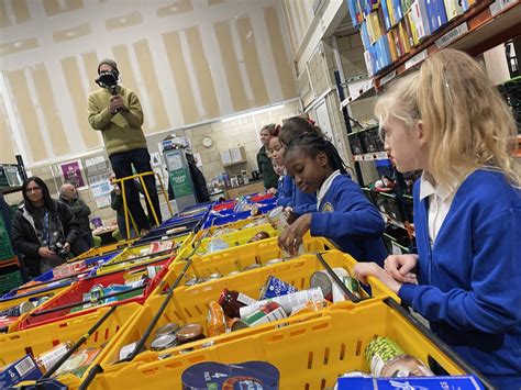 Video School Choir Hits The Right Note With Eastbourne Foodbank Song