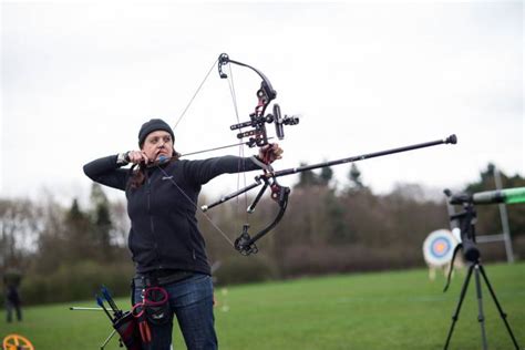 The 4 Types Of Archery Bows Recurve Longbow Compound And Crossbow