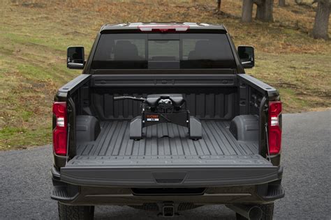 Chevy Silverado And Gmc Sierra Tailgates May Short And Open By