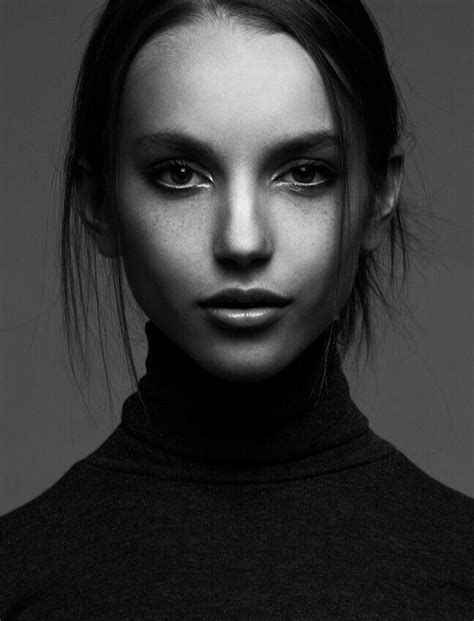 Pin By Ray Wen On Pose Studio Portrait Photography Face Photography