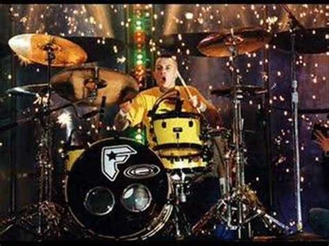 Travis barker amazing drum solo! travis barker drum solo show - YouTube