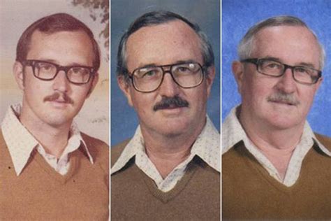 Teacher Wore Same Outfit For Every Yearbook Photo Why Men Should Have