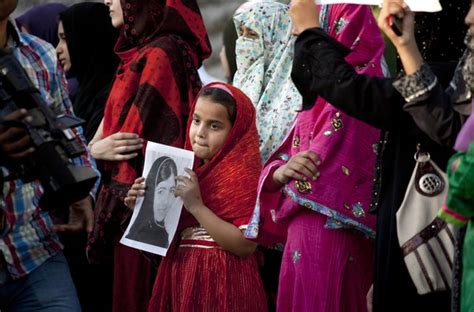 thousands rally for pakistani girl shot by taliban