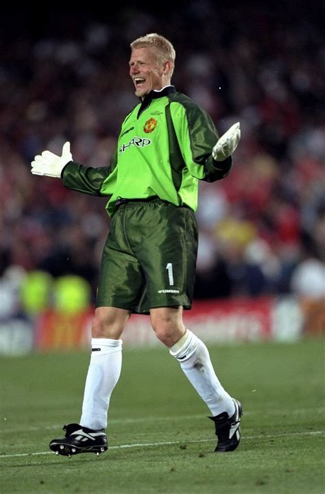 Danish goalkeeping legend peter schmeichel finally hung up his gloves in 2003 after finishing his illustrious career at manchester city. peter schmeichel #1243939 - uludağ sözlük galeri