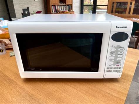 Panasonic Microwave 27l 1000w White Nn Ct55 Ebay