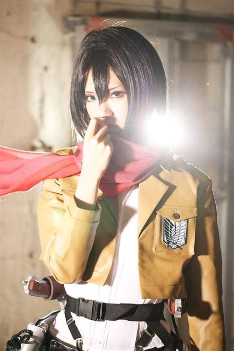 cosplay  twitter attack  titan cosplay anime