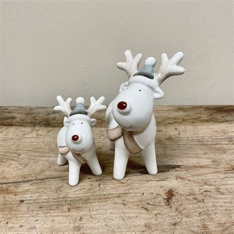 Pl020350 White Ceramic Reindeer W Hat 9cm Christmas Ornaments