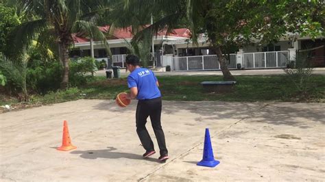 Ini dikenal sebagai bola keranjang, bola keranjang, bola keranjang atau bola keranjang untuk sukan pertandingan berpasukan. Gelecek bola keranjang - YouTube