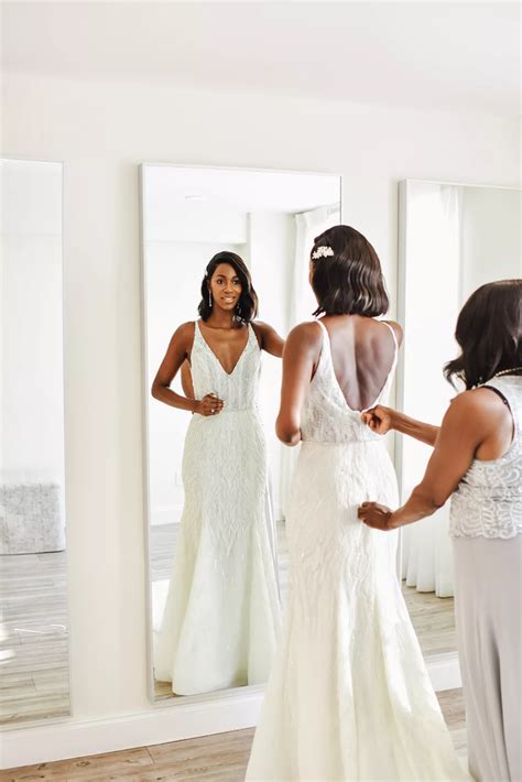 10 Wedding Dress Shots You Didnt Know You Needed Wedding Dresses