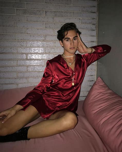 Pin On Beautiful Androgyny