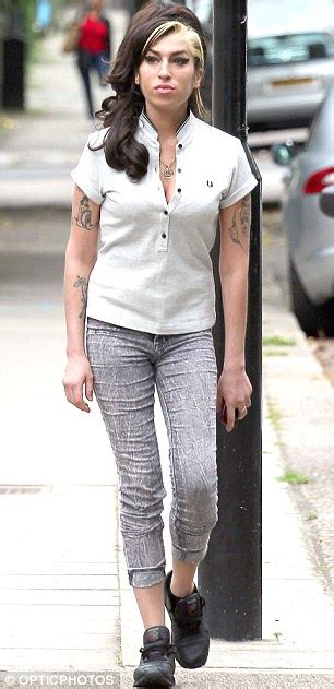 Jul 15, 2021 · the last days and tragic death of amy winehouse flickr/fionn kidney in the months before amy winehouse's death, the once bright star could barely sing properly. Amy Winehouse found dead at her London flat after 'drug overdose' | Daily Mail Online