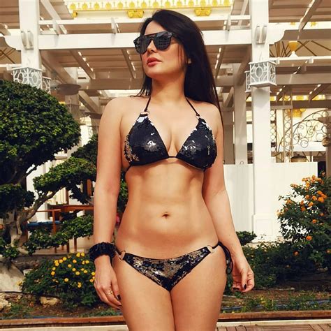 People S Desire On Instagram Minissha Lamba Looks Smoldering Hot