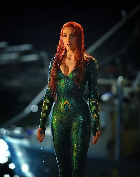 Cape And Cowl First Look Amber Heard As Mera In Aquaman Photos