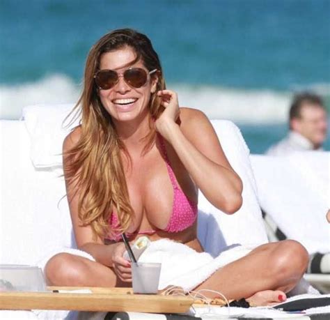 Famous Holiday Ex Miss Venezuela Aida Yespica Pink Bikini Sunbathing In Miami