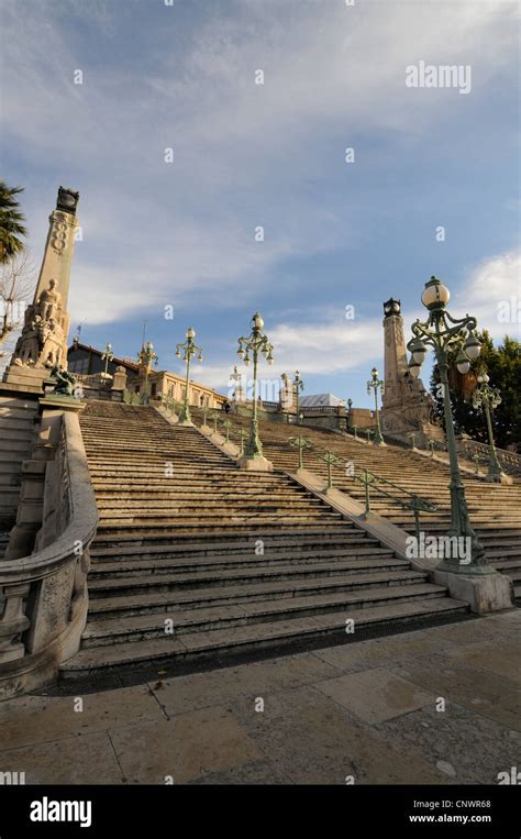 Escalier Monumental De La Gare De Marseille Saint Charles Hi Res Stock